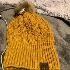 Brand new with tags has never been worn like ever ever it’s orange/yellow